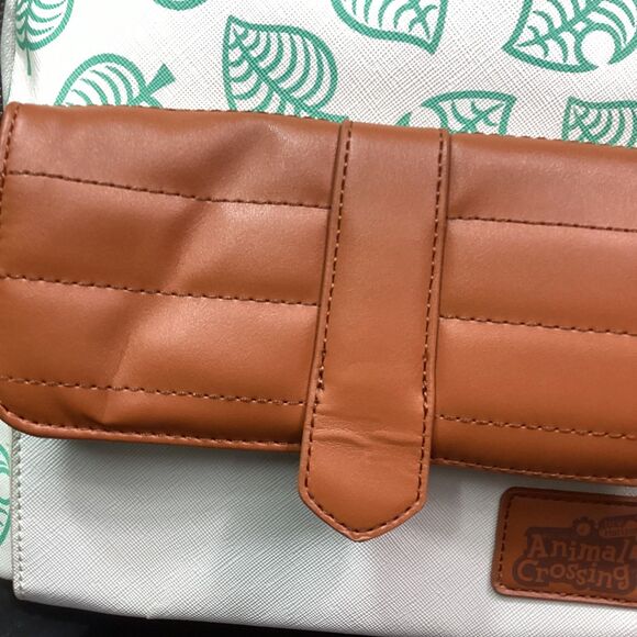 Bioworld Animal Crossing Tom Nook Mini Backpack White/Brown/Green Leaf All-Over - Picture 6 of 13